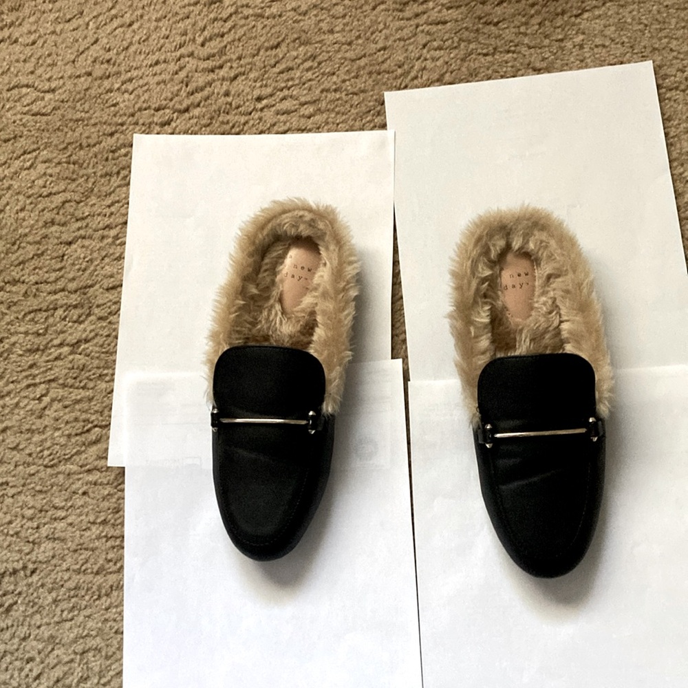 Cozy Black  Woman Loafers with Faux Fur Lining